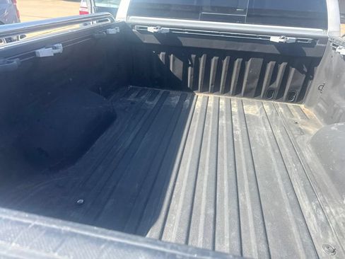 Used 2017 Toyota Tundra SR5 w/ SR5 Upgrade Package RWD image 10