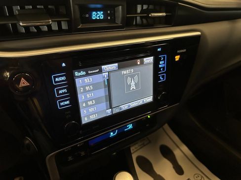 Used 2017 Toyota Corolla LE image 12