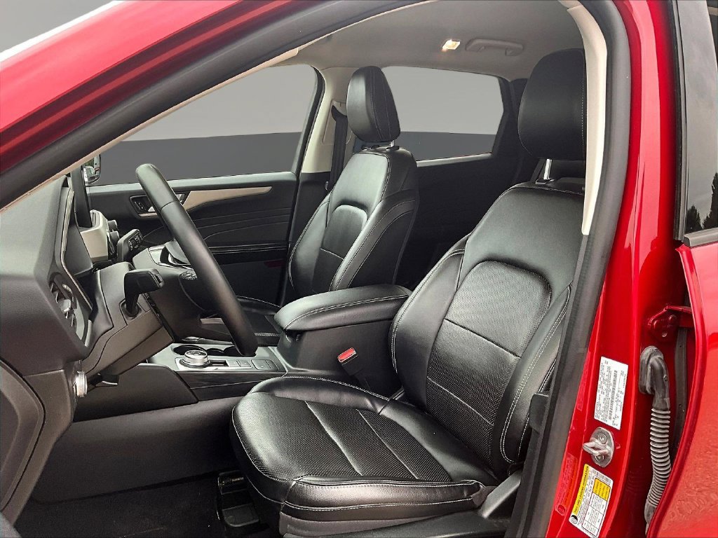 Used 2022 Ford Escape SEL w/ Technology Package AWD/4WD image 24