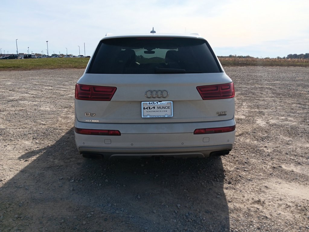 Used 2017 Audi Q7 3.0T Premium Plus w/ Premium Plus Package AWD/4WD image 11
