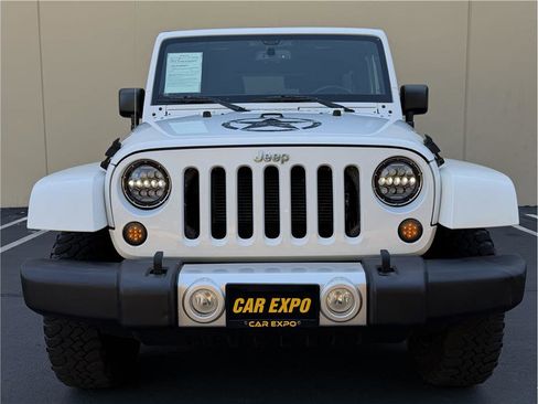 Used 2015 Jeep Wrangler Unlimited Sahara w/ Connectivity Group AWD/4WD image 43