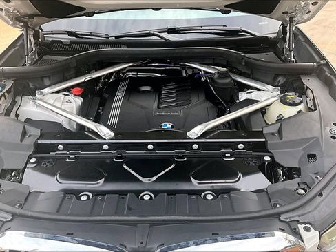 Used 2022 BMW X5 sDrive40i w/ M Sport Package RWD image 13