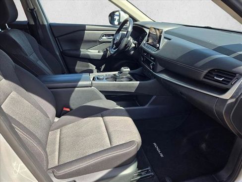 Used 2024 Nissan Rogue SV image 18