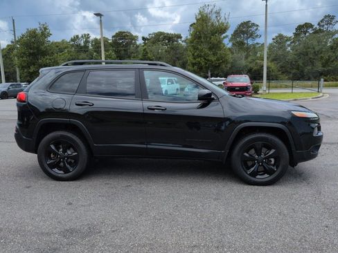 Used 2015 Jeep Cherokee Latitude AWD/4WD image 4