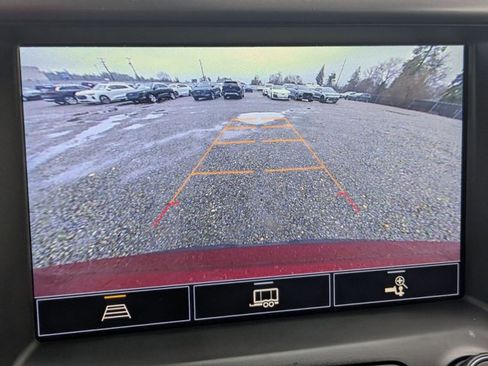 Used 2021 GMC Acadia AT4 w/ Preferred Package image 15