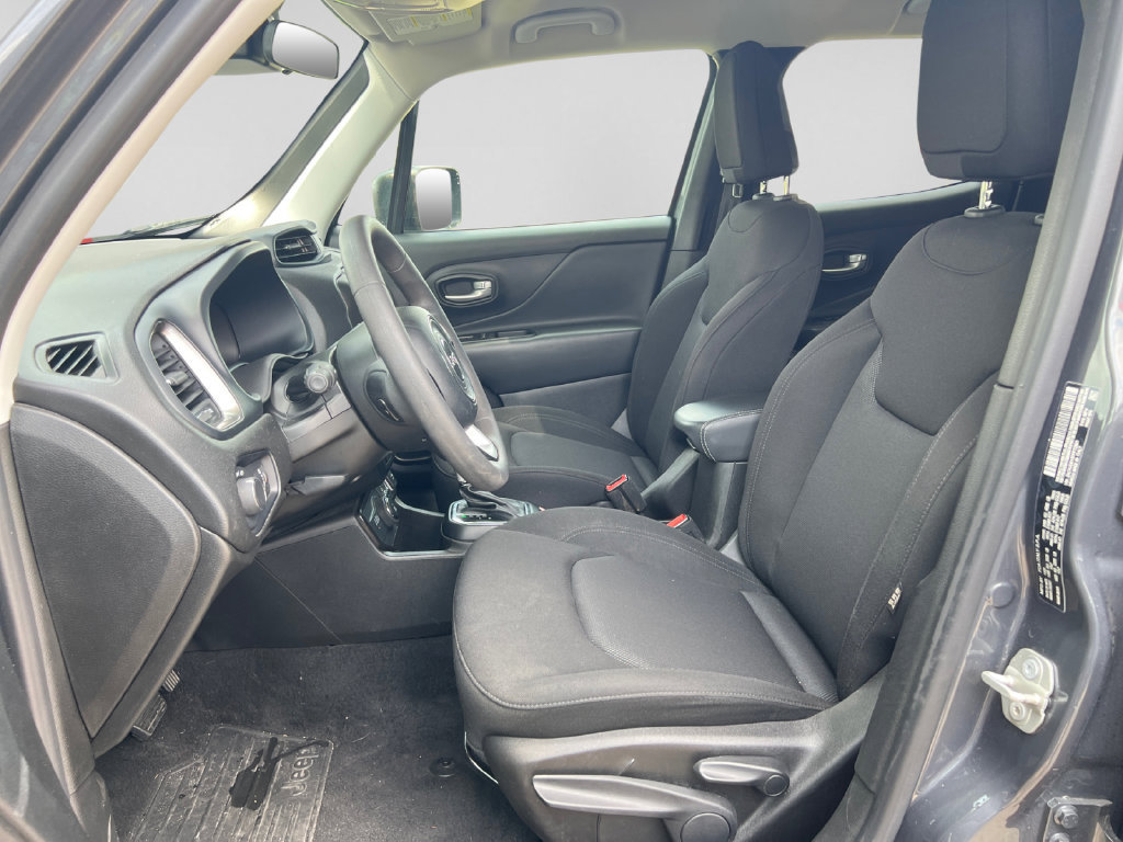 Used 2023 Jeep Renegade Latitude AWD/4WD image 22
