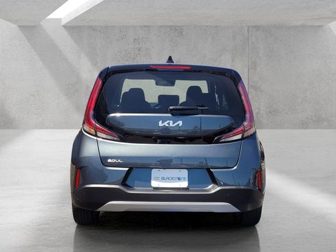 Used 2025 Kia Soul LX w/ LX Technology Package FWD image 6