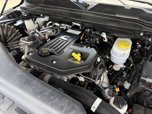 Used 2025 RAM 2500 Laramie AWD/4WD image 34