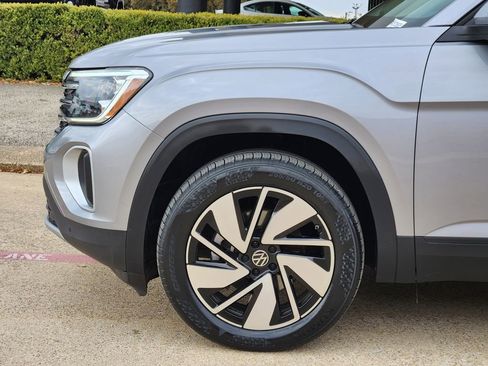 Used 2024 Volkswagen Atlas SE image 9