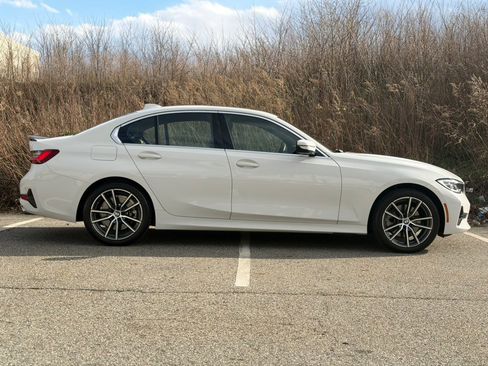 Used 2022 BMW 330i xDrive Sedan w/ Driving Assistance Package image 9
