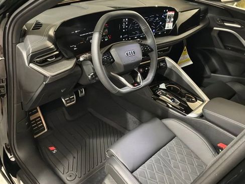 New 2025 Audi SQ5 Premium image 16