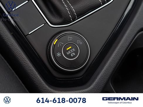Certified 2025 Volkswagen Taos SE AWD/4WD image 32
