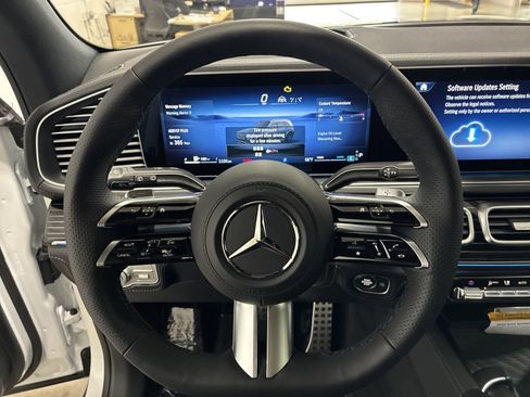 New 2025 Mercedes-Benz GLS 580 4MATIC image 8