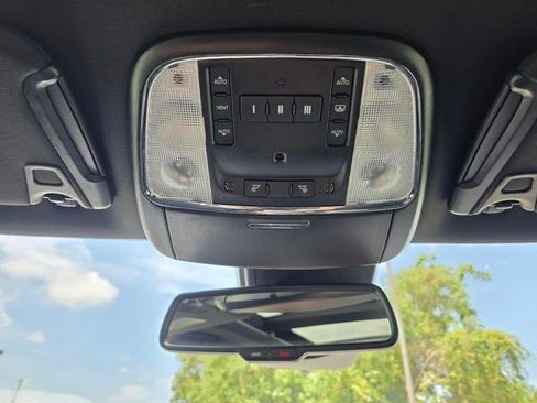 Certified 2023 Chrysler 300 C RWD image 39