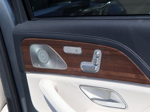 New 2026 Mercedes-Benz GLS 450 4MATIC image 12