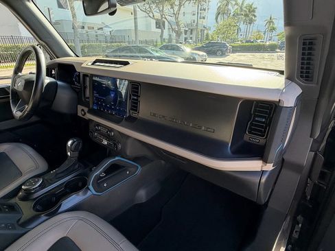 Used 2022 Ford Bronco Wildtrak AWD/4WD image 18