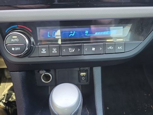 Used 2014 Toyota Corolla LE FWD image 24