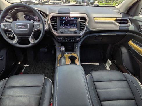 Used 2017 GMC Acadia Denali w/ Technology Package AWD/4WD image 15