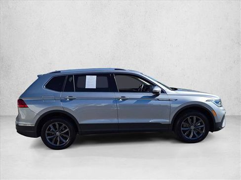 Used 2024 Volkswagen Tiguan SE AWD/4WD image 4