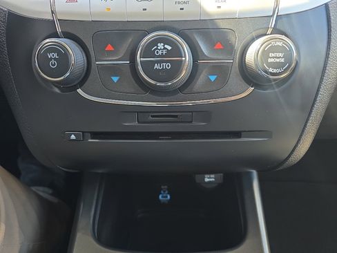 Used 2017 Dodge Journey SE w/ Flexible Seating Group image 18