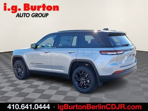 New 2025 Jeep Grand Cherokee Limited w/ MOPAR Finishing Package image 3