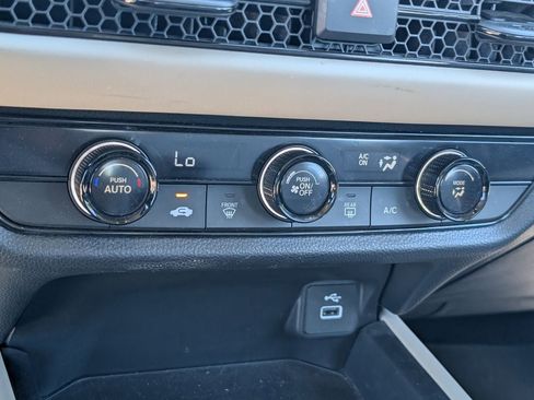 Used 2023 Honda HR-V LX image 17