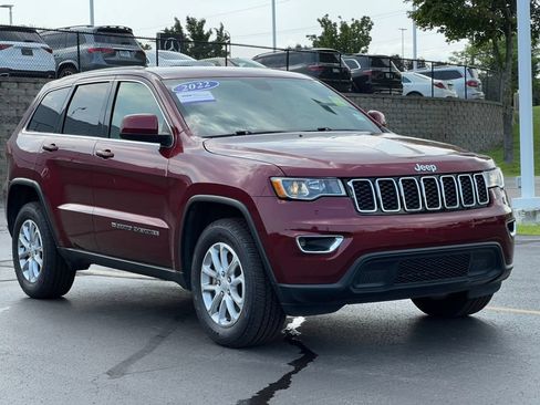 Used 2022 Jeep Grand Cherokee Laredo X AWD/4WD image 35