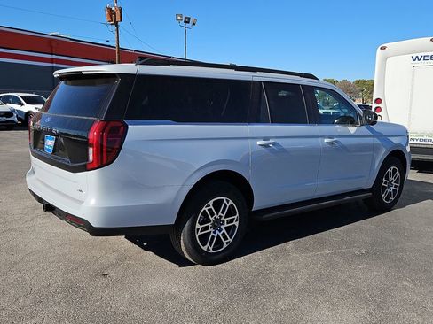 New 2025 Ford Expedition Max Active image 13