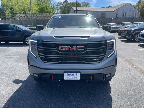 Certified 2024 GMC Sierra 1500 AT4 w/ AT4 Premium Package AWD/4WD image 3