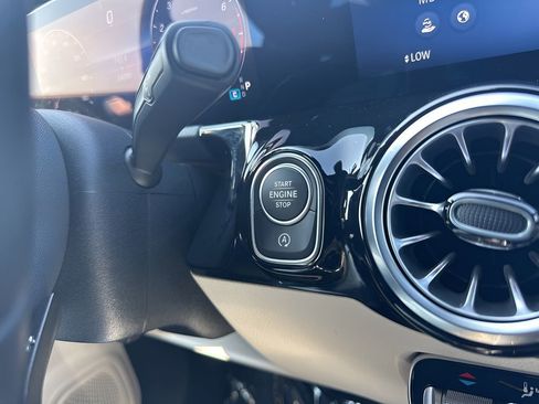 Used 2025 Mercedes-Benz GLA 250 image 22