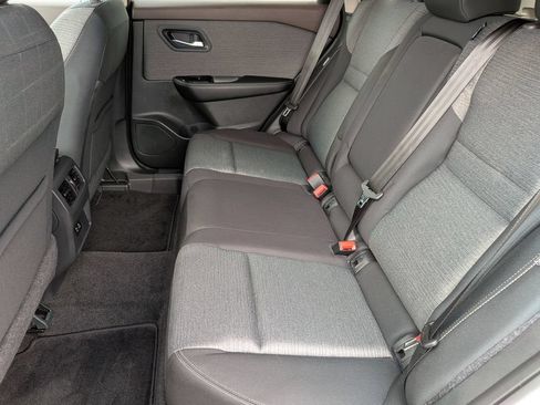 Certified 2022 Nissan Rogue SV FWD image 28