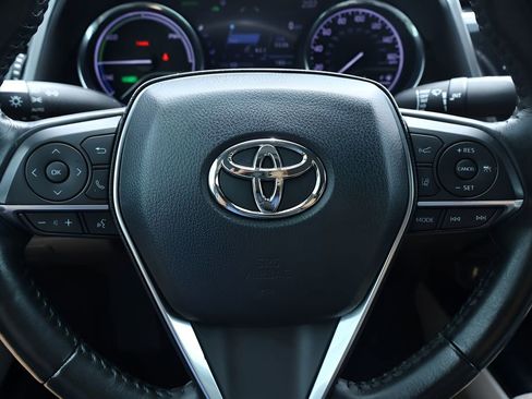 Certified 2020 Toyota Camry XLE image 20