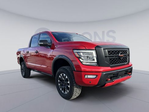 Used 2021 Nissan Titan PRO-4X w/ Pro-4x Convenience Package image 10