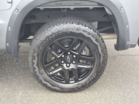 Used 2024 Chevrolet Silverado 1500 LT Trail Boss w/ Convenience Package II image 38