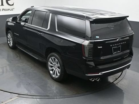 New 2026 Chevrolet Suburban Premier w/ Sun And Tow Package AWD/4WD image 20