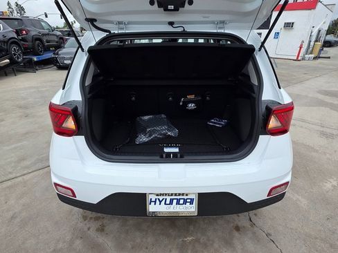 New 2025 Hyundai Venue SEL image 13