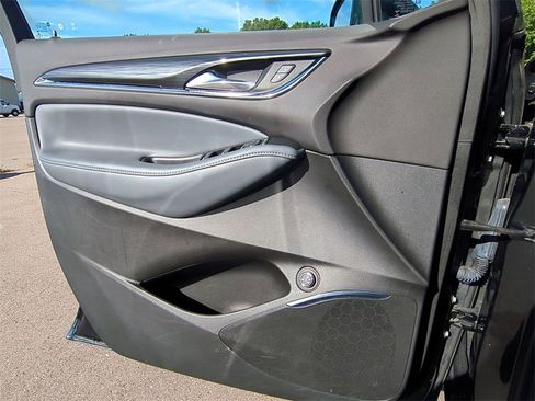 Certified 2023 Buick Enclave Essence image 21