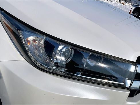 Used 2019 Toyota Highlander Limited image 28