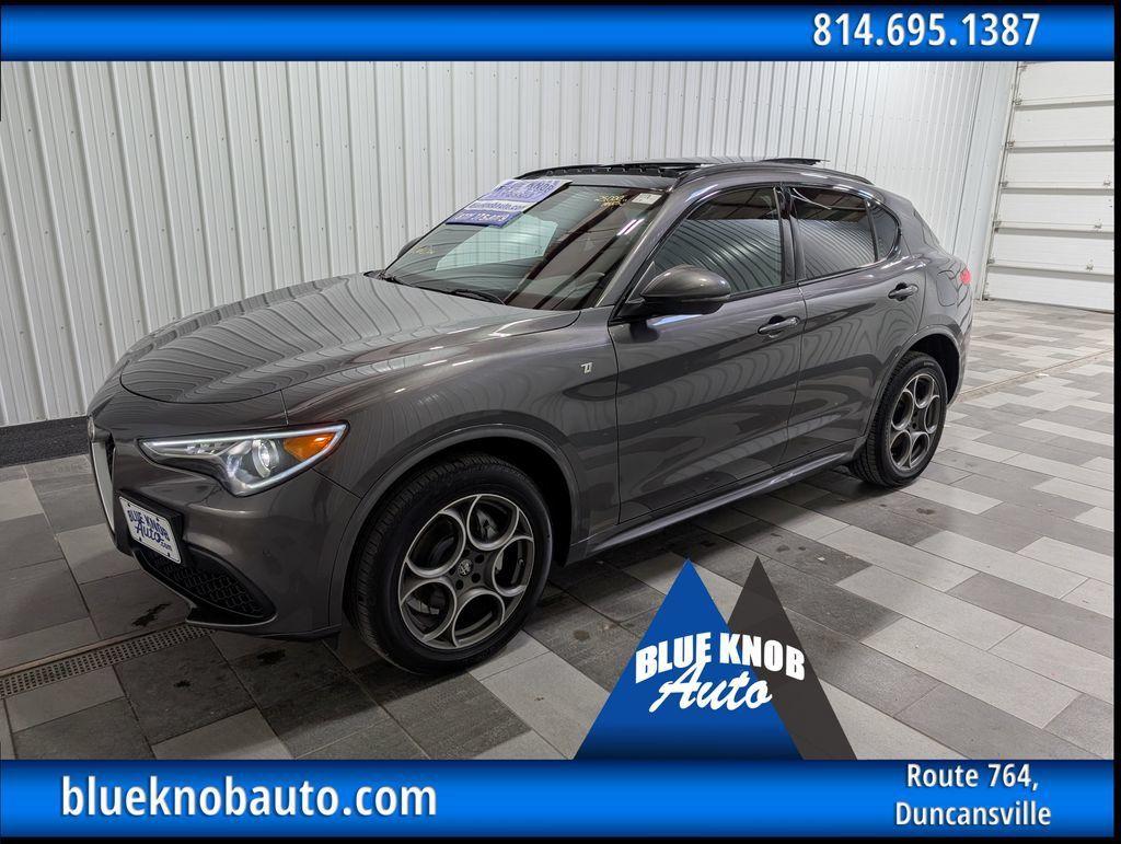 Used 2023 Alfa Romeo Stelvio Ti AWD/4WD image 1