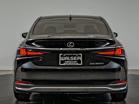 Certified 2025 Lexus ES 300h w/ Accessory Package (Z2) FWD image 6