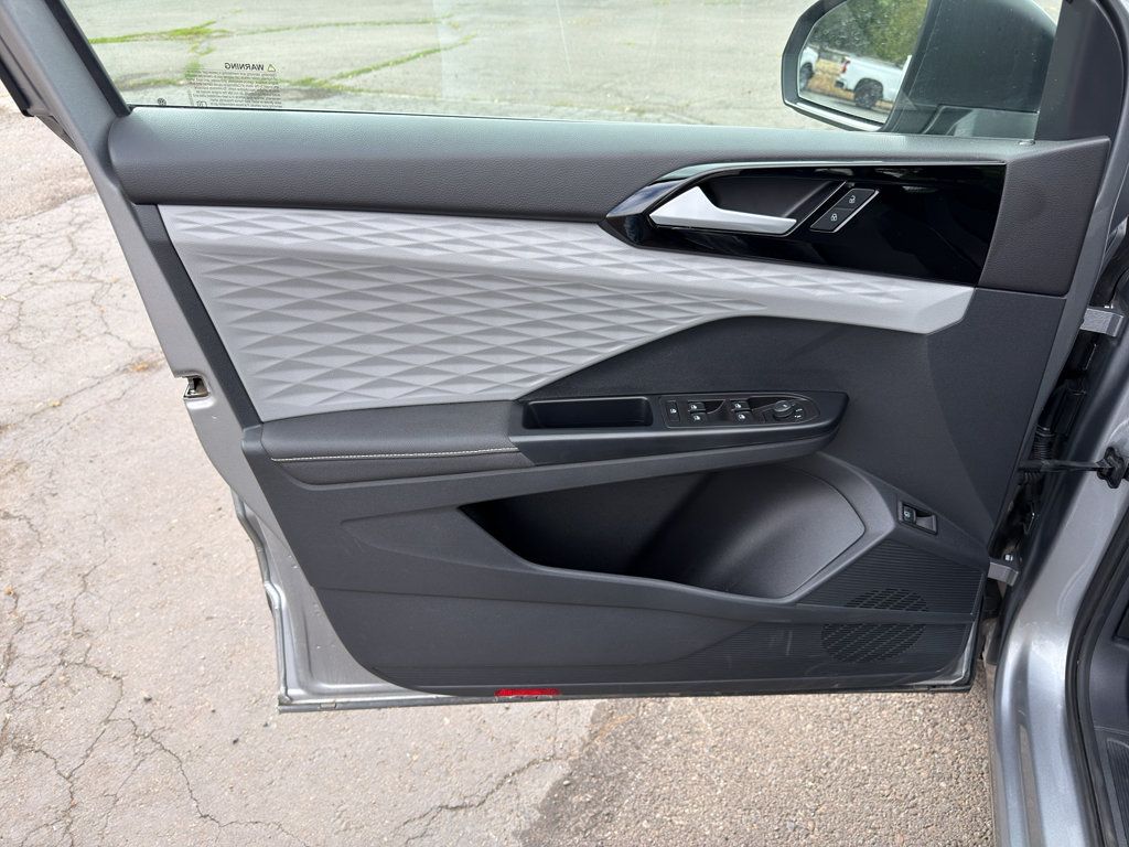 Used 2024 Volkswagen Taos S FWD image 18