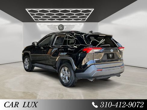 Used 2022 Toyota RAV4 LE AWD/4WD image 3