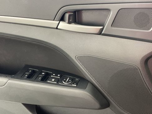 Used 2018 Hyundai Elantra SEL image 18