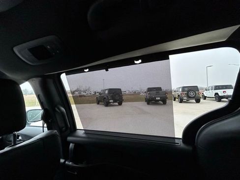 New 2026 Chrysler Pacifica Select w/ S Appearance Package image 32