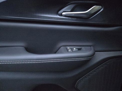 New 2025 Jeep Grand Cherokee Altitude image 11