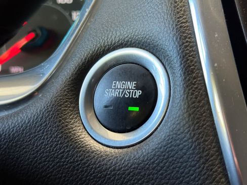 Used 2019 Chevrolet Traverse LT AWD/4WD image 24