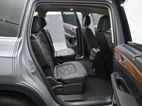 New 2026 Volkswagen Atlas SE image 13