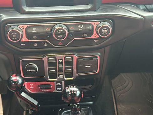 Used 2020 Jeep Gladiator Rubicon image 19