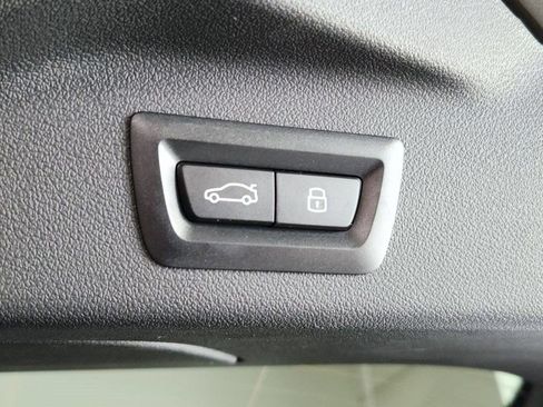 Used 2025 BMW X7 M60i AWD/4WD image 25