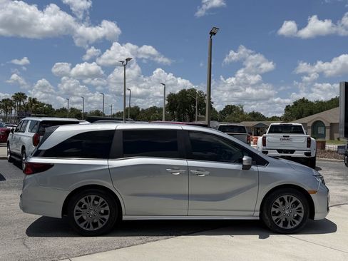 Used 2026 Honda Odyssey Touring image 4